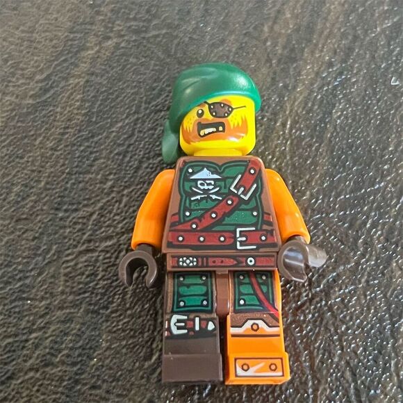 LEGO Ninjago Skybound Bucko Minifigure 2016 Sky Pirates Display - Picture 1 of 2